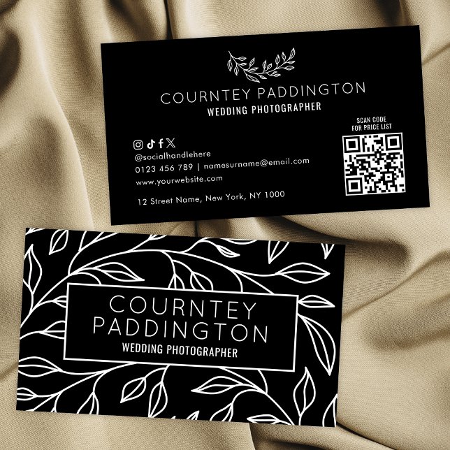 Modern Black & White Blommigt Beauty Salon QR-kod Visitkort (Modern black and white floral design social media QR code business cards)
