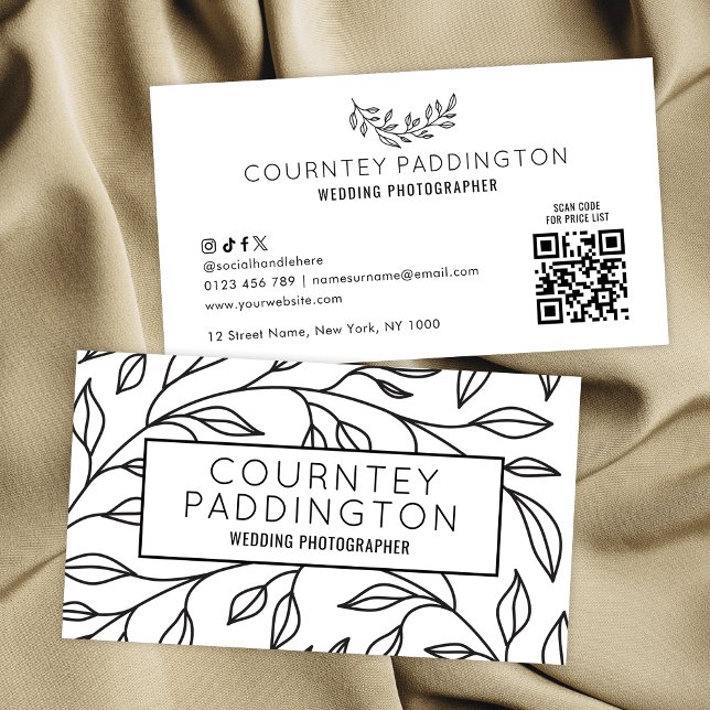 Modern Black & White Blommigt Beauty Salon QR-kod Visitkort (Modern minimalist floral design business cards with custom QR code)