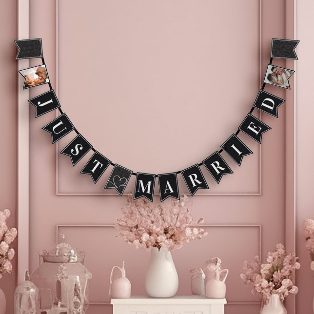 Modern Black & White Elegant Ny gifta Vimplar (elegant black and white just married wedding sign with couple's photo and sparkling glitter)