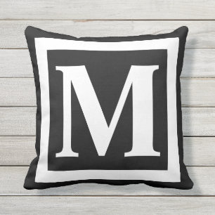 Modern Black White Gräns Ram Monogram Kudde