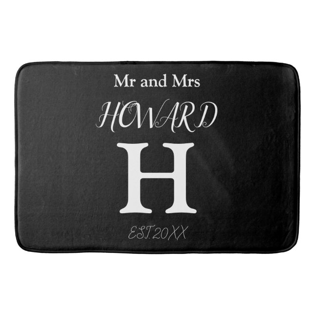 Modern Black White Monogram Namn Newlyweds Badrumsmatta (Framsidan)