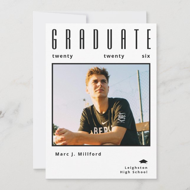 Modern Black White Photo Graduation Announcement Inbjudningar (Framsida)