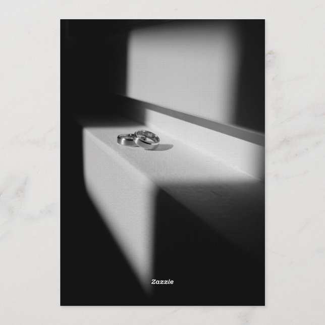 Modern Black & White Shadow Rings Engagement Inbjudningar (Baksida)