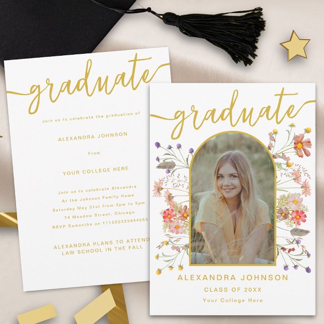 Modern Blommig Examenstillkännagivande Fest Inbjudningar (Boho chic wildflower arch photo gold script graduation announcement party invite)
