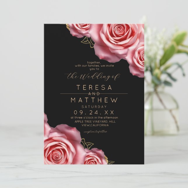 Modern Blommig Rosa och Svart Bröllop Inbjudningar (Stående Fram)