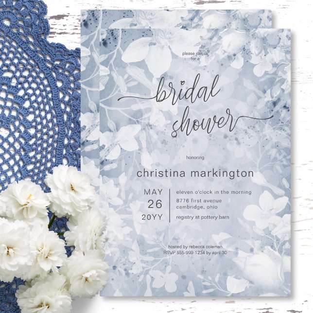Modern Blommigt blå och vit Möhippa Inbjudningar (Modern Floral Blue & White Bridal Shower Invitation)