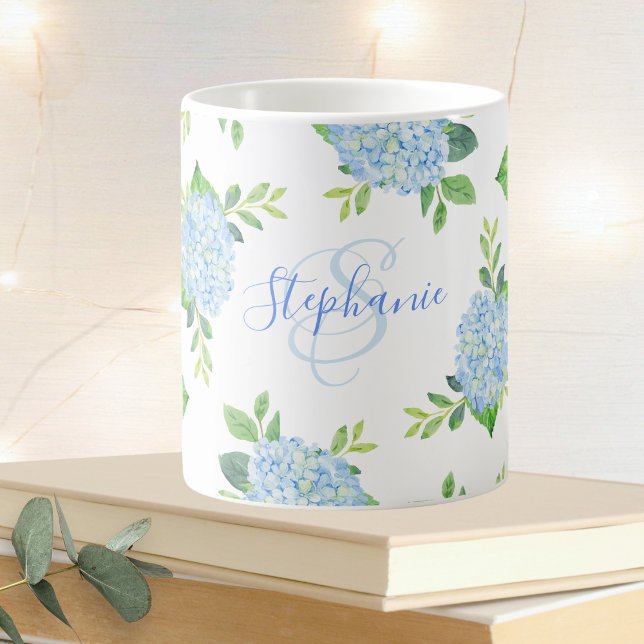 Modern Blommigt Blue Hydrangea Watercolor Monogram Kaffemugg (Skapare uppladdad)