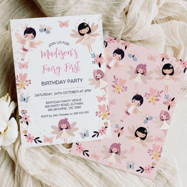 Modern Blommigt Butterfly Fairy First Birthday Inbjudningar (Modern fairy themed first birthday invitation featuring some cute fairies, flowers and butterflies.)