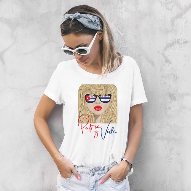 Modern Blonde Woman Patria y Vida T-shirt (Skapare uppladdad)