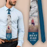 Modern Blue Best Pappa någonsin Far's Day 2 Photos Slips<br><div class="desc">Modern Blue Best Pappa Alltid Far's Day 2 Fotnoshalsen hänger ihop. Vit typografi på mörk blått bakgrund med 2 foton - lägg till dina foton. Du kan ändra valfri text på slisten. En perfekt för en pappa,  ny pappa eller farfar på Far-dagen.</div>