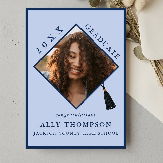 Modern Blue Graduation Cap Photo Announcement Inbjudningar (Modern Blue Graduation Cap Photo Announcement)