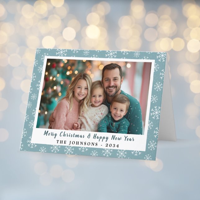 Modern Blue Grönt Snöflingor Helgdag Photo Helgkort (Blue Snowflake Folded Holiday Card)