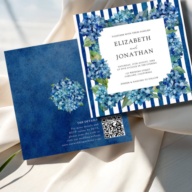 Modern Blue Hydrangeas Stripe RSVP QR Code Wedding Inbjudningar (Skapare uppladdad)