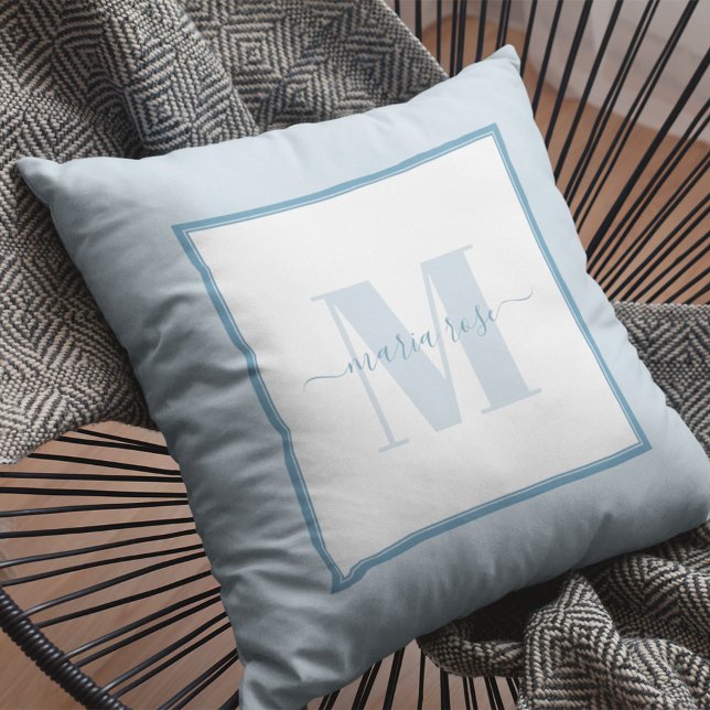 Modern Blue Simple Monogram Namn Kudde (Blue monogram throw pillow)