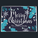 Modern Blue Winter Botanical Anpassningsbar jul<br><div class="desc">Modern botanisk vinter-konst med snöflingor och God jul hälsning,  personifiera med gåvor till namn.</div>