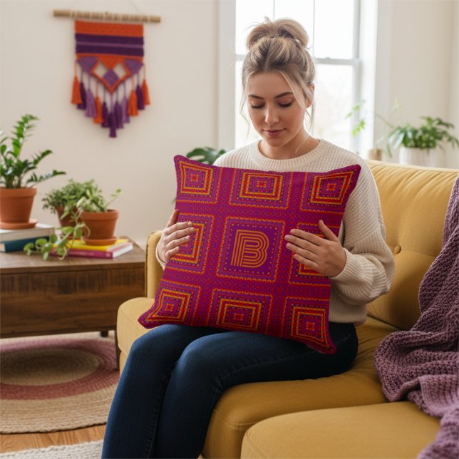 Modern Boho Anpassad Monogram Geometri Kudde (Also makes a really nice customizable gift for that special someone.)