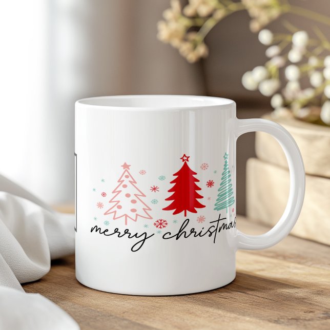 Modern Boho Anpassningsbar Logotyp julklapp Mugg (Modern Boho Custom Logo Christmas Gift Mug on a boho wooden table.)