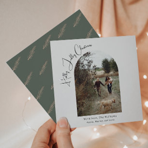 Modern Boho Arch Grönt Holly Jolly-julfoto Julkort