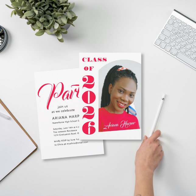 Modern Bold Pink Script Graduation Party Inbjudningar (Skapare uppladdad)