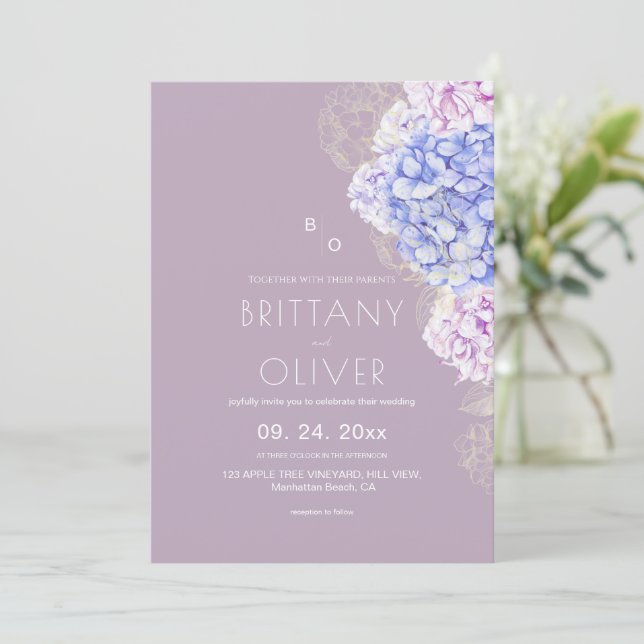 Modern Botanical Lilac & White Floral Wedding Inbjudningar (Stående Fram)