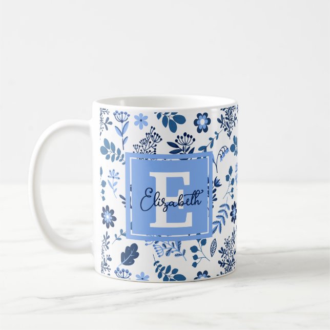 Modern botaniska folkkonst Blue White Monogram Nam Kaffemugg (Vänster)