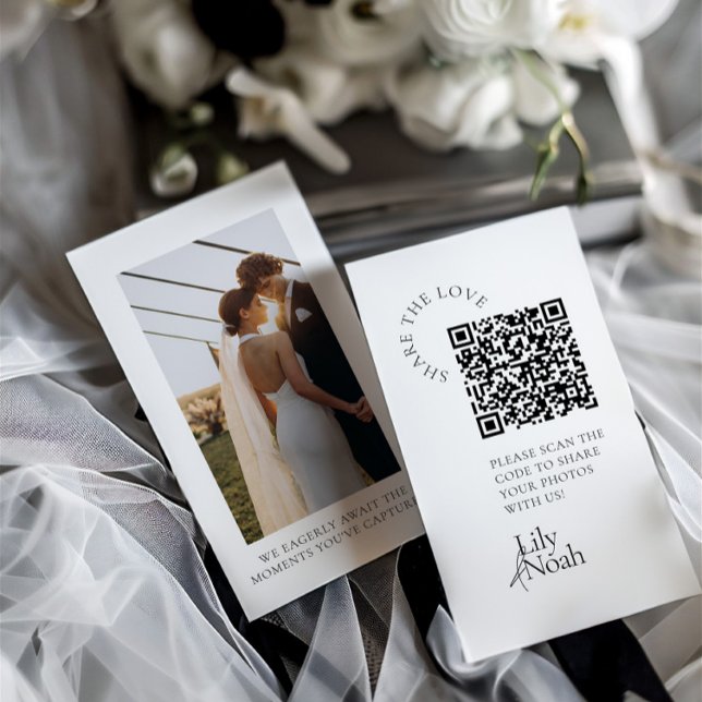 Modern Bröllop-foto  Kärlek QR-koden Tilläggskort (Modern Wedding Photo Share The Love QR Code Enclosure Card)