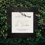 Modern bröllop Reserva la Fecha kräm guld Spara Datumet<br><div class="desc">Modern typisk typografi fet bröllop Reserva la Fecha-kort. Med modern elegant,  typografi och strimlad bakerdesign. Färg kan anpassas. Skripttext för den moderna eleganten guld.</div>