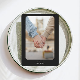 Modern Bröllop | SPARA DATUM | Vita på Black Datumet