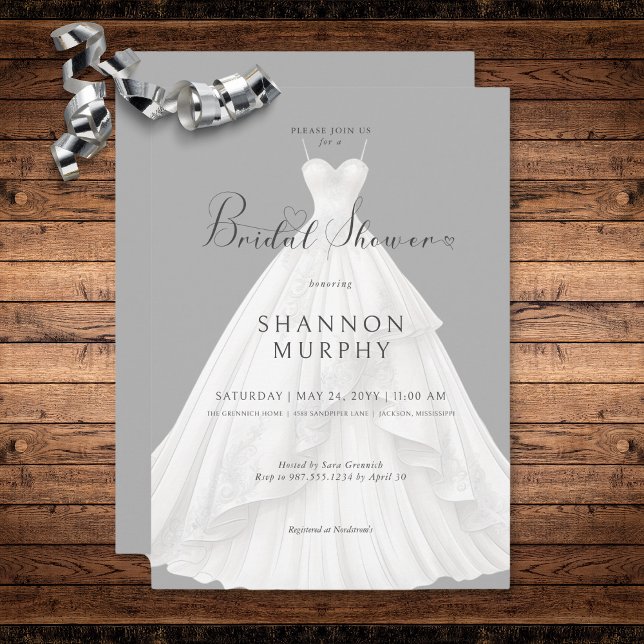 Modern bröllopsklänning på grå bröllopsfest inbjudningar (Modern Wedding Dress on Gray Bridal Shower Invitation)
