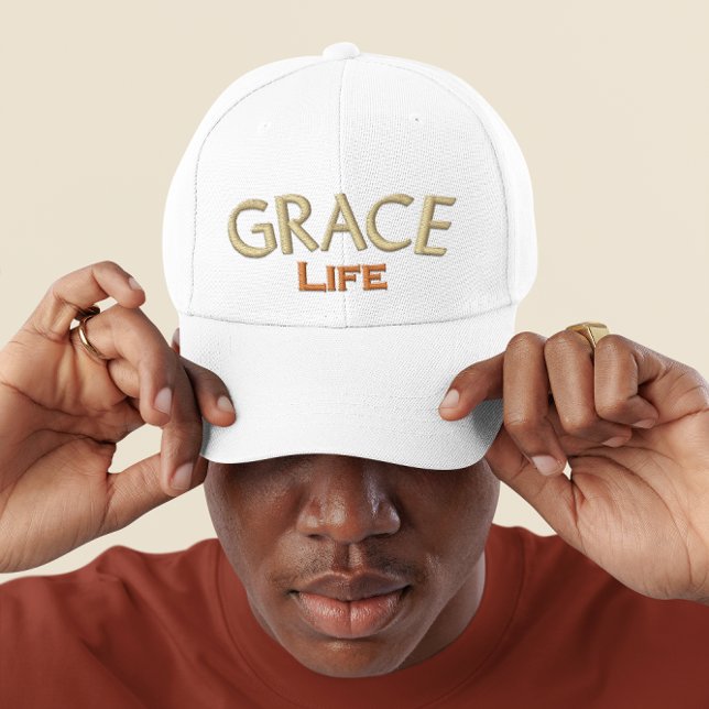 Modern Brown Typography Grace Life Monogram Broderad Keps (Skapare uppladdad)