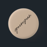 Modern Brud | Beige   Svart Skrift Knapp<br><div class="desc">Visa din brudstolthet med personlig utrustning perfekt för destination bröllop.</div>