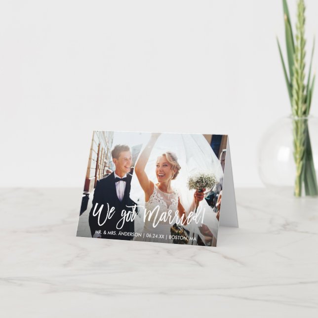 Modern Brush Script Vi Gifta Oss Brevkort Tack Kort (Framsida)