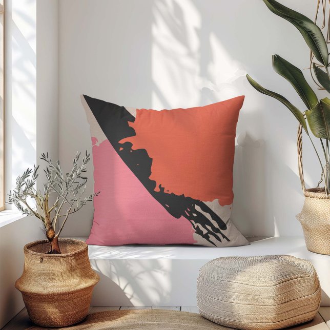 Modern Brushstrokes - Rosa, persikor och svart på  Kudde (Skapare uppladdad)
