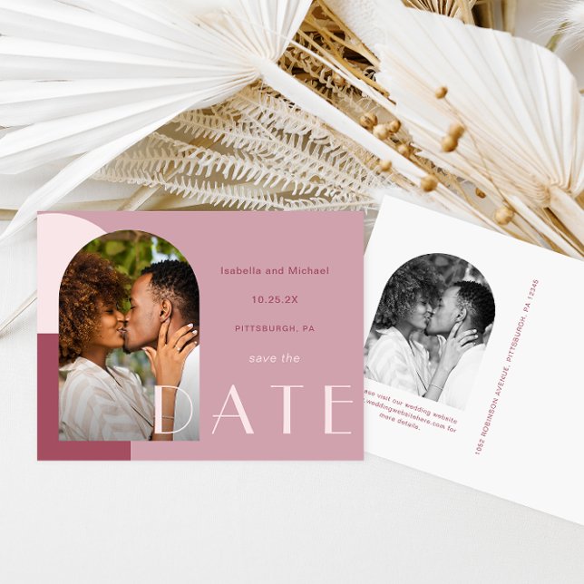 Modern Burgundy Arch Photo Bröllop spara datum Vykort (Skapare uppladdad)