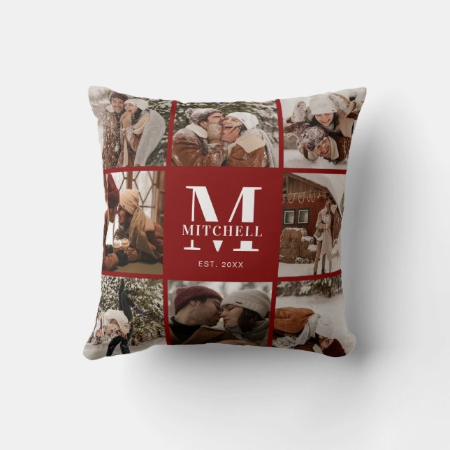 Modern Burgundy Family Photo Collage Monogram Gift Kudde (Baksida)