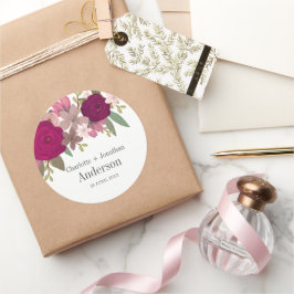 Modern Burgundy Garden Flowers Bröllop par Namn Runt Klistermärke