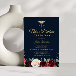 Modern burgundy navy blommigt Nurse pinning ceremo Inbjudningar