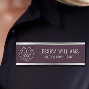 Modern Burgundy Silver Business Logotyp Namnbricka