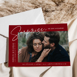 Modern Burgundy Surprise Photo Förlovning Meddelande