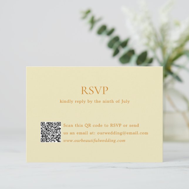 Modern Butter-Gult QR-kod Elegant bröllop OSA Kort (Stående Fram)