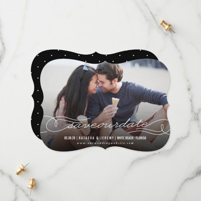 Modern Calligraphy Flourish White Script Photo Spara Datumet (Fram/Back In Situ)