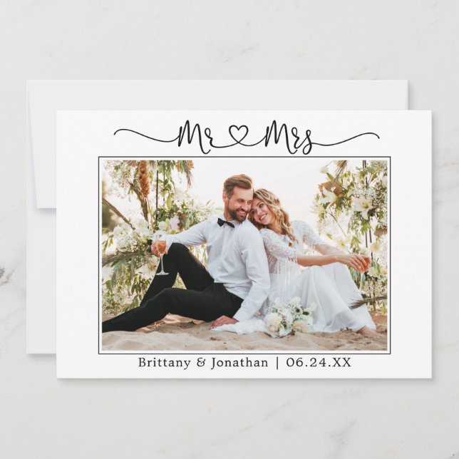 Modern Calligraphy Heart Bröllop Mr. och Mrs. Tack Kort (Framsida)