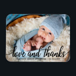 Modern Calligraphy Script Nyfödd bebis Kärlek och  Magnet<br><div class="desc">Modern Calligraphy Script Nyfödd bebis Kärlek och tack Photo Tack Magnet</div>