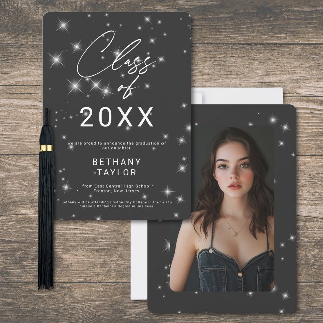 Modern Charcoal Black & White Sparkle Graduation Meddelande (Modern Charcoal Black & White Sparkle Graduation Announcement)