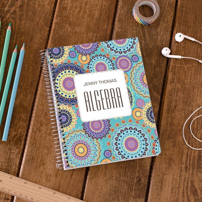 Modern Chic Cute Trendig Colorful Mönster, klass Anteckningsbok (Personalized mandala class subject notebook with colorful boho geometric pattern design.)