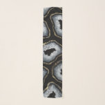 Modern Chic Guld Black White Agate Geode Stones Sjal<br><div class="desc">Eleganten och chicen mönster är perfekt för trendiget och snyggten. Den har en faux tryckt guld, svart och vit agate geode stone mönster ovanpå en becksvart bakgrund. Den är unik, coola, lyxig och trendig. ***VIKTIG DESIGN-ANMÄRKNING: Om du vill ha en begäran från anpassad design, t.ex. matchande produktbegäranden, färg-ändringar, placeringsändringar eller...</div>