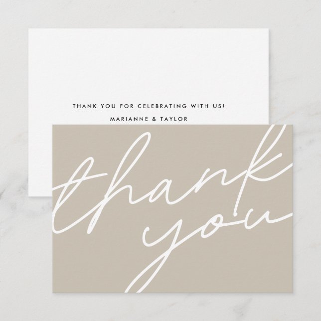 Modern Chic Light Taupe Calligraphy Script Bröllop Tack Kort (Fram/baksida)