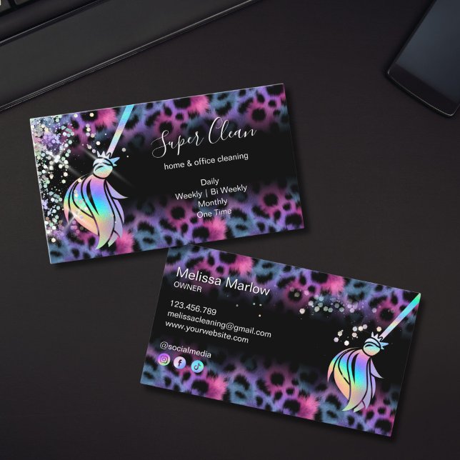 Modern Chic Maid Cleaning House Holograph Leopard Visitkort (holographic leopard cleaning services business card)