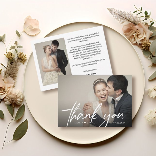 Modern Chic Script Hjärtformad Bröllopsfoto Tack Kort (Modern bride 2 photos thank you wedding cards.)