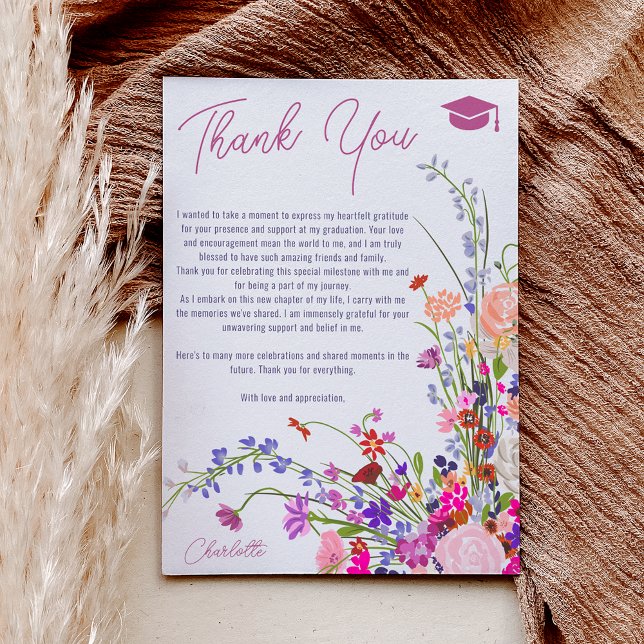 Modern chic vilda blommor script snygg examen  tack kort (Modern wild flowers script photo dark graduation announcement)